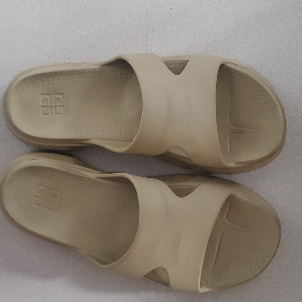 Givenchy Sand Color Slides Size 12 Marshmallow - image 1
